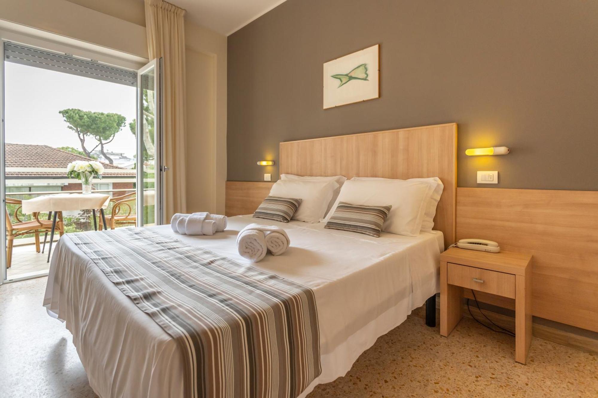 Hotel Cormoran Riccione Exterior photo