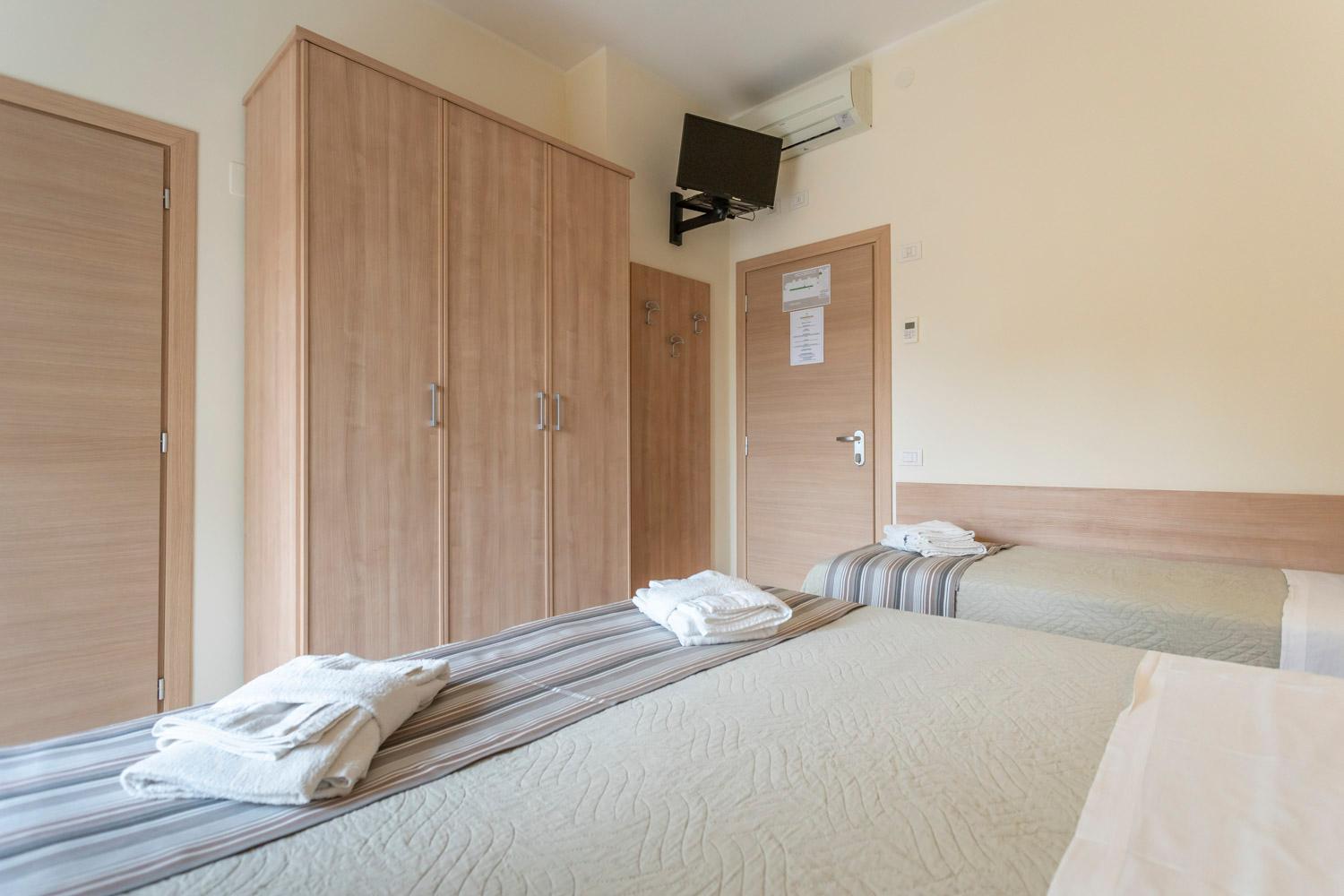 Hotel Cormoran Riccione Exterior photo