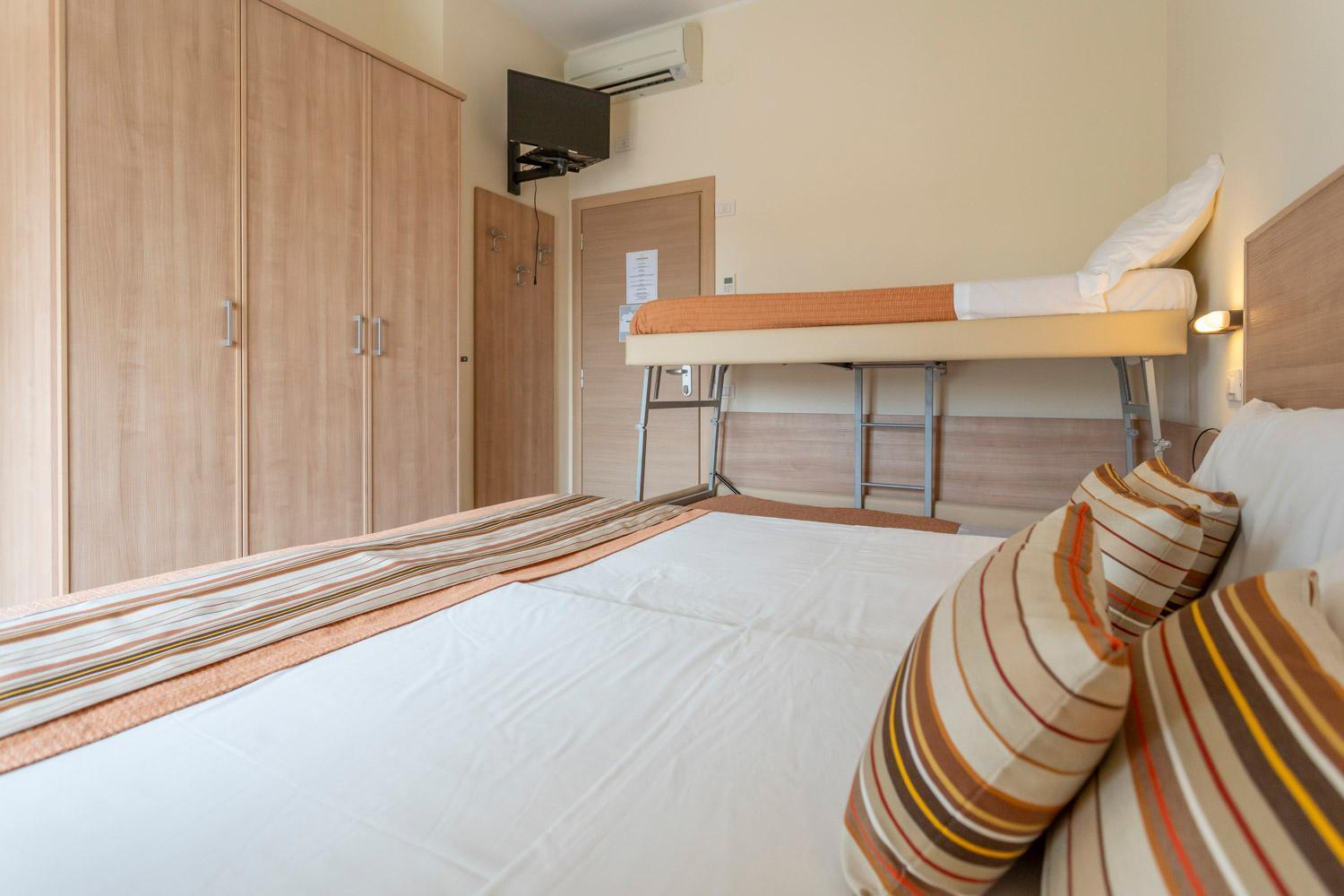 Hotel Cormoran Riccione Exterior photo