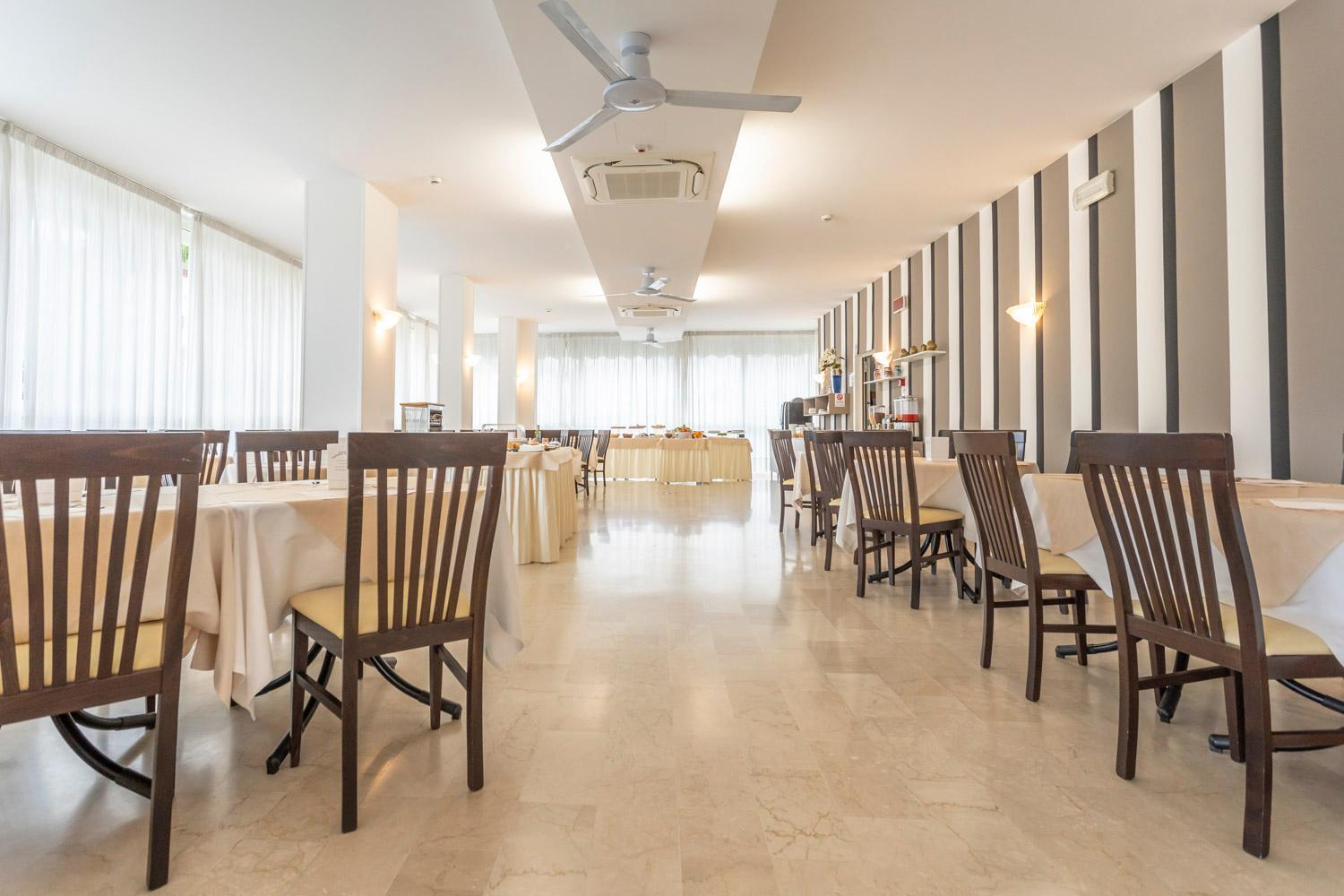 Hotel Cormoran Riccione Exterior photo