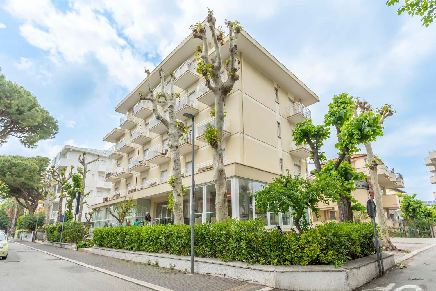 Hotel Cormoran Riccione Exterior photo
