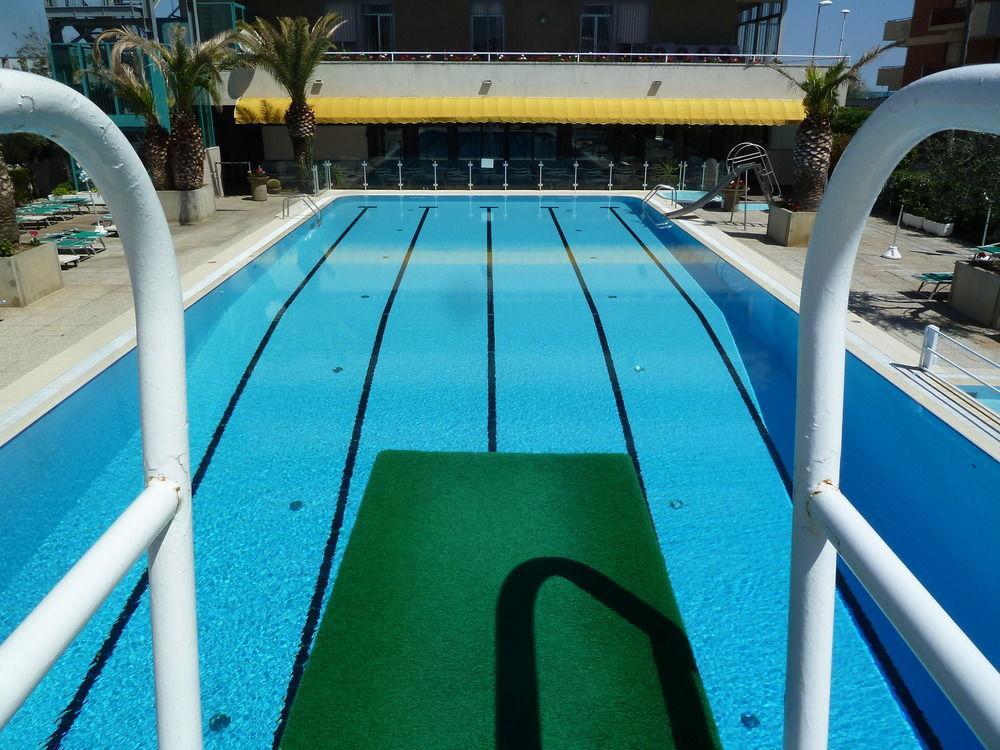Hotel Cormoran Riccione Exterior photo